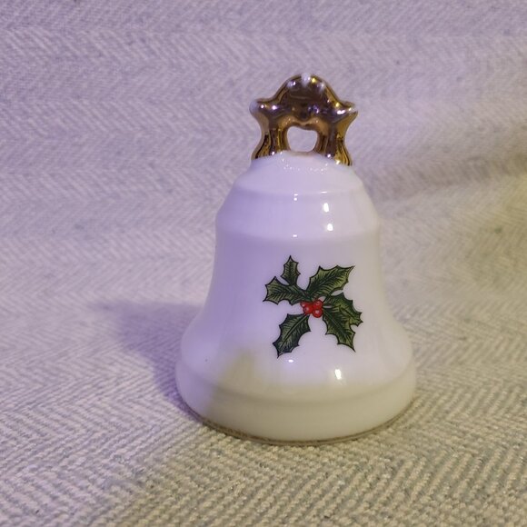 Lefton hand painted Christmas holiday bell with cardinal and holly - Picture 4 of 9